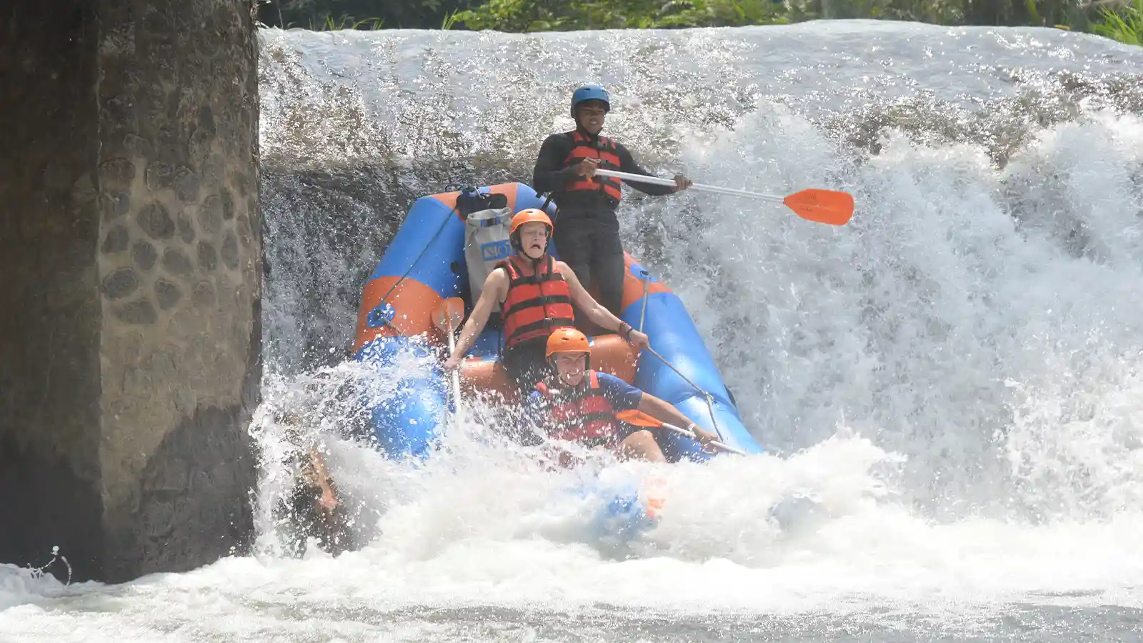 telaga-waja-rafting