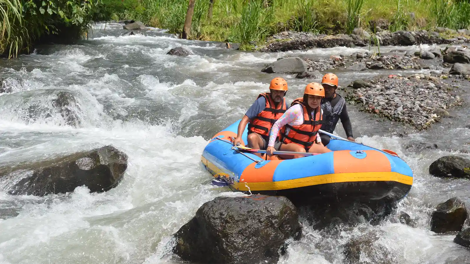 telaga-waja-river-rafting